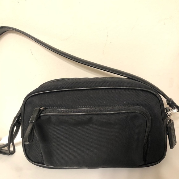 📸 COACH 📸 black nylon & leather camera bag